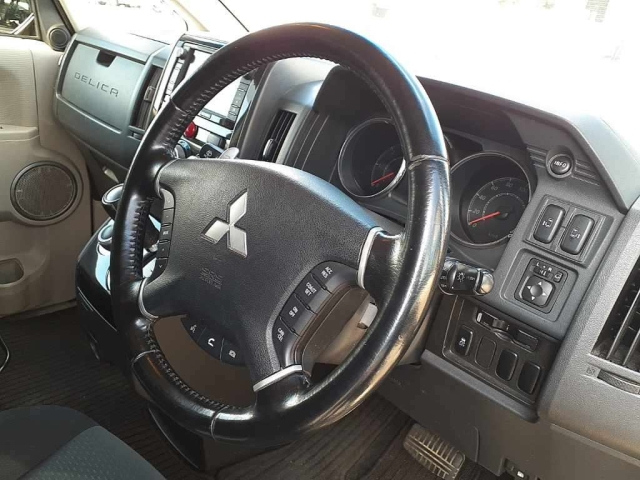 MITSUBISHI DELICA D5 2015