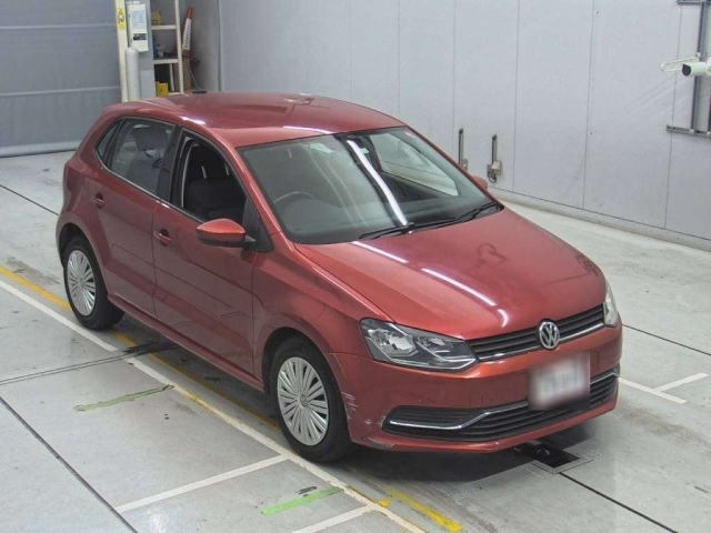 VOLKSWAGEN POLO 2016
