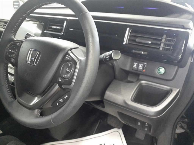 HONDA STEP WAGON 2016