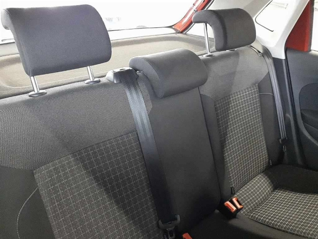 VOLKSWAGEN POLO 2016