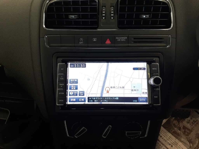 VOLKSWAGEN POLO 2016