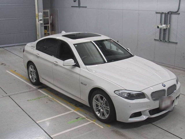 BMW 5 SERIES 2013