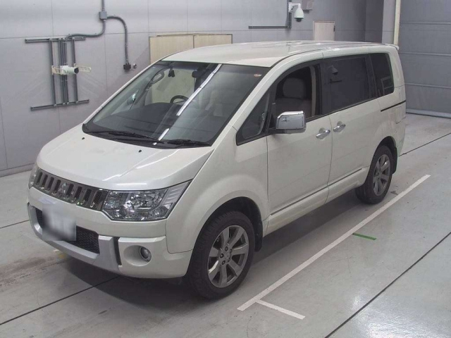 MITSUBISHI DELICA D5 2014