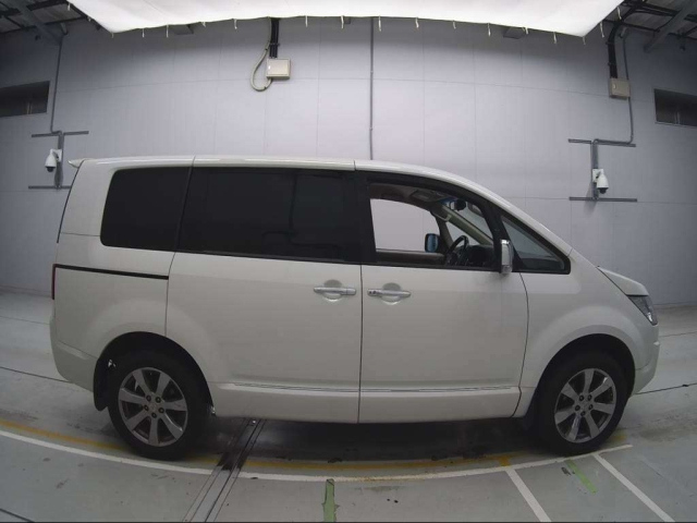 MITSUBISHI DELICA D5 2014