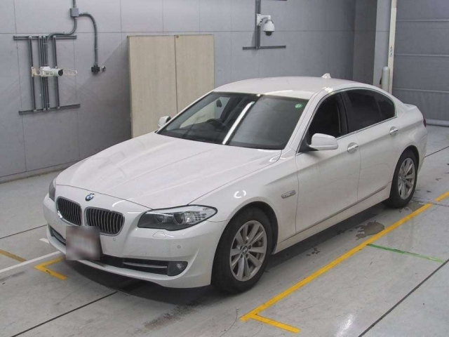 BMW 5 SERIES 2012
