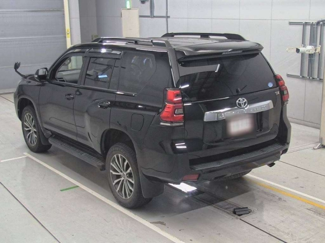 TOYOTA LAND CRUISER PRADO 2019