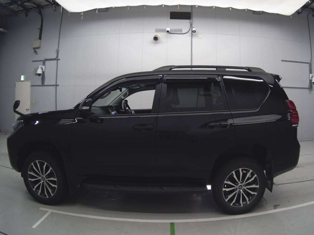 TOYOTA LAND CRUISER PRADO 2019