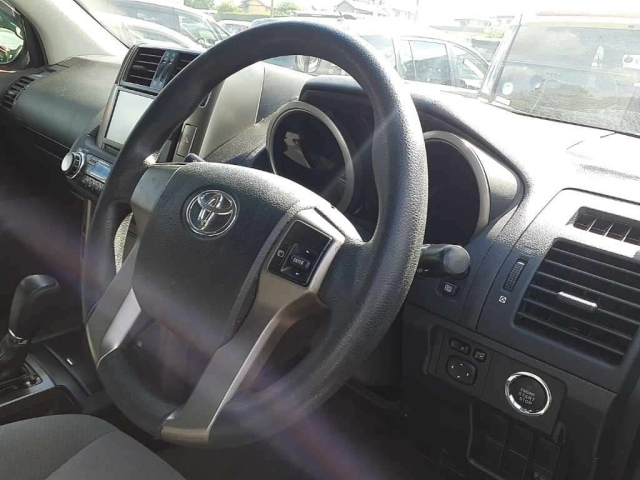 TOYOTA LAND CRUISER PRADO 2013