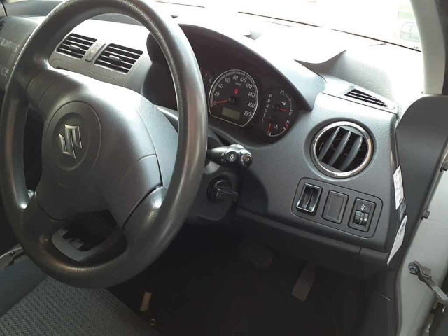 SUZUKI SWIFT 2010