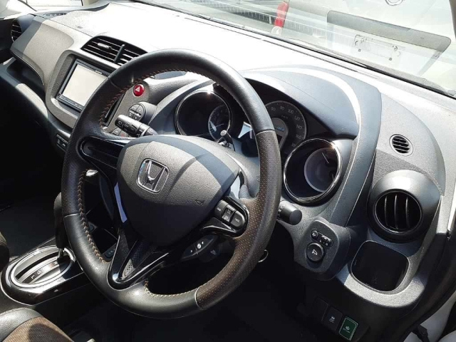 HONDA FIT SHUTTLE 2014