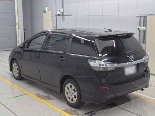 TOYOTA WISH 2013