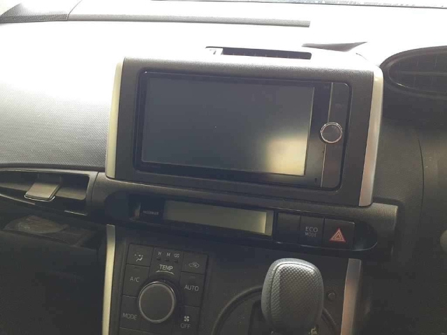 TOYOTA WISH 2013