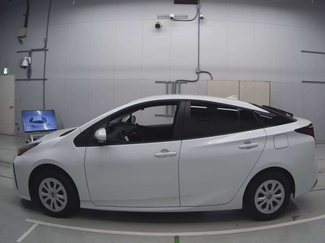 TOYOTA PRIUS 2022