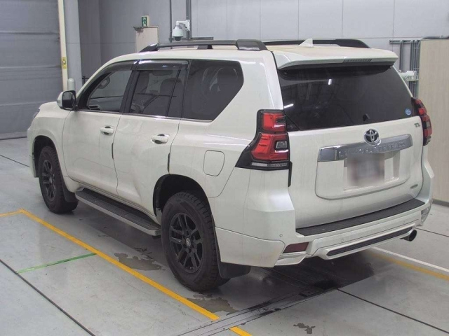 TOYOTA LAND CRUISER PRADO 2018