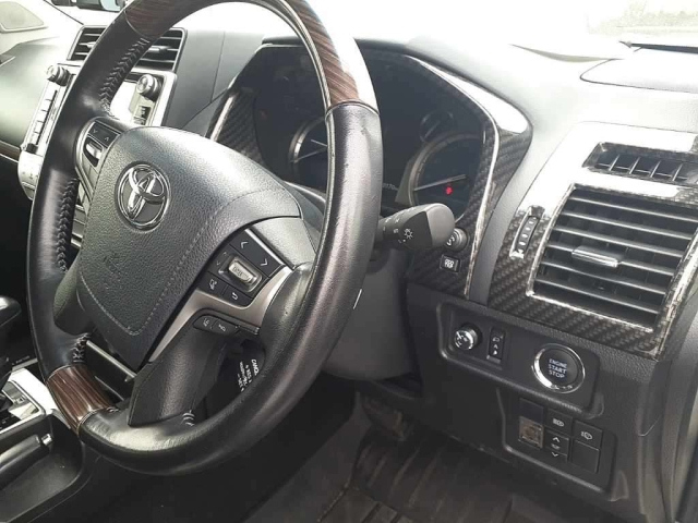 TOYOTA LAND CRUISER PRADO 2018