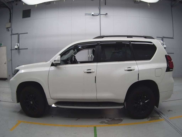 TOYOTA LAND CRUISER PRADO 2018