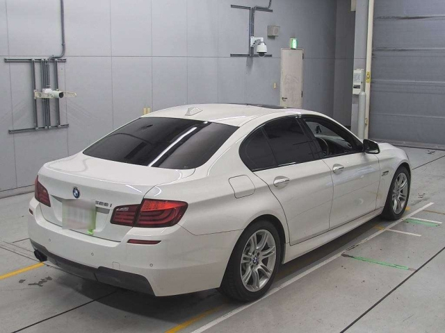 BMW 5 SERIES 2012