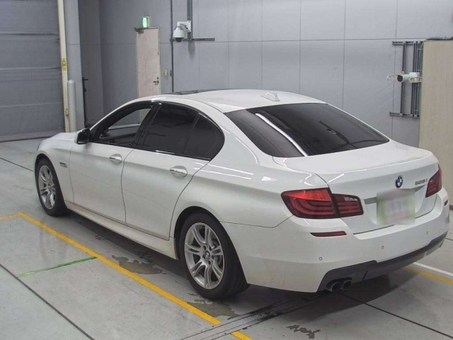 BMW 5 SERIES 2012