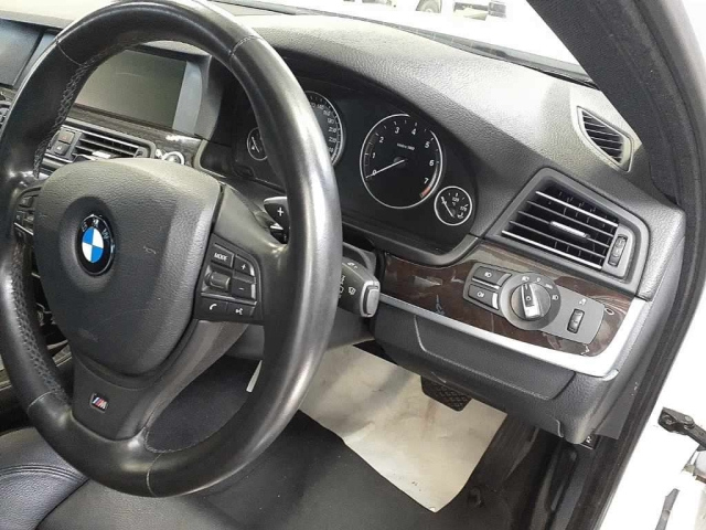 BMW 5 SERIES 2012