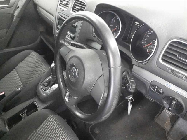 VOLKSWAGEN GOLF 2012