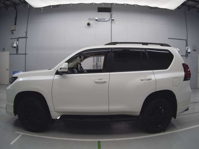 TOYOTA LAND CRUISER PRADO 2022