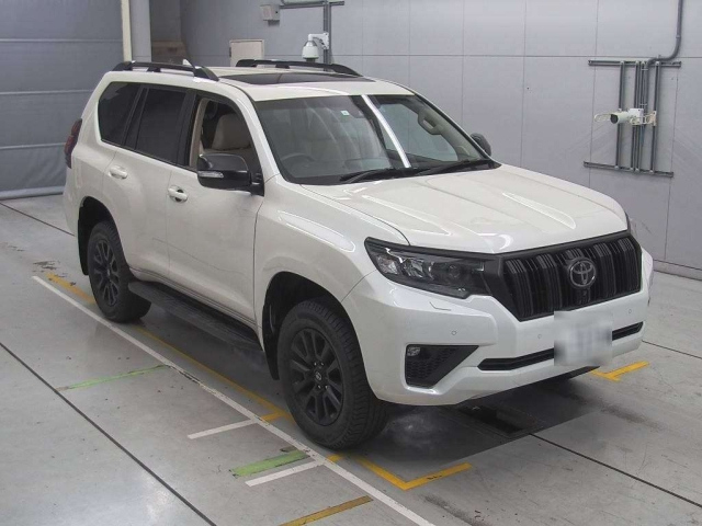 TOYOTA LAND CRUISER PRADO 2023