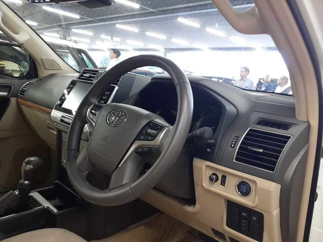 TOYOTA LAND CRUISER PRADO 2023