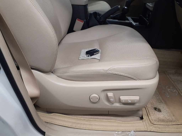 TOYOTA LAND CRUISER PRADO 2023