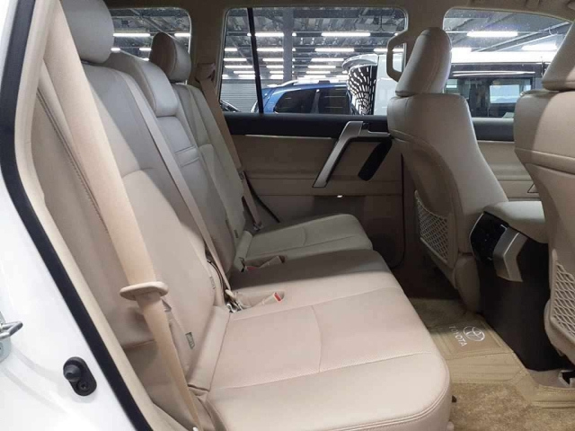 TOYOTA LAND CRUISER PRADO 2023