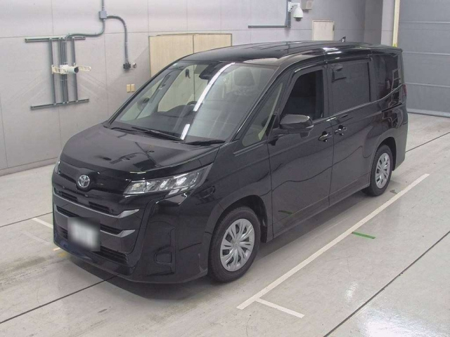 TOYOTA NOAH 2025