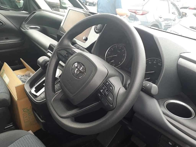 TOYOTA NOAH 2025