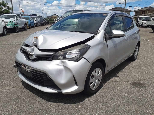 TOYOTA VITZ 2015