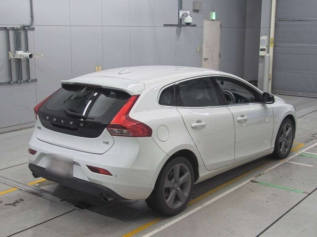 VOLVO V40 2014