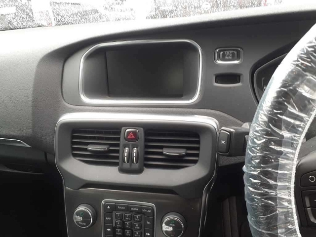 VOLVO V40 2014
