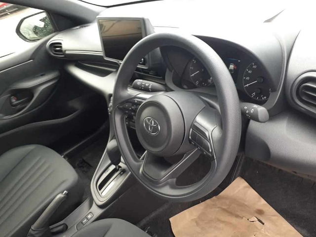 TOYOTA YARIS 2025
