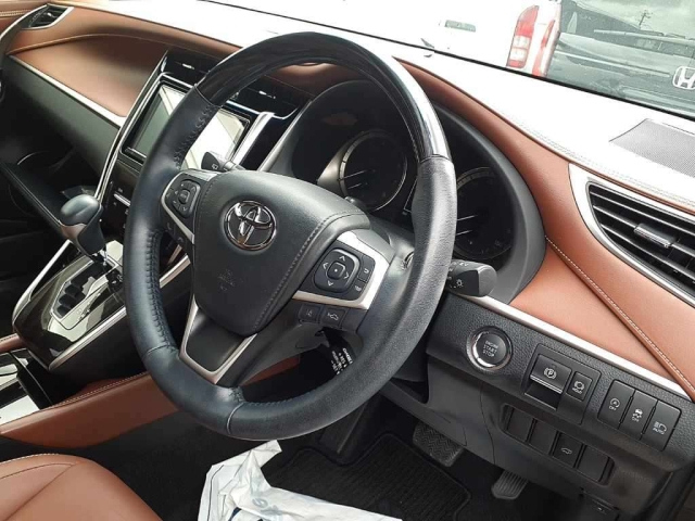 TOYOTA HARRIER 2019