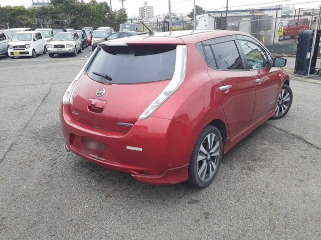 NISSAN LEAF 2017