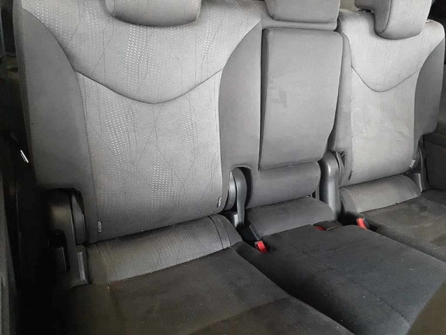 TOYOTA PRIUS ALPHA 2012