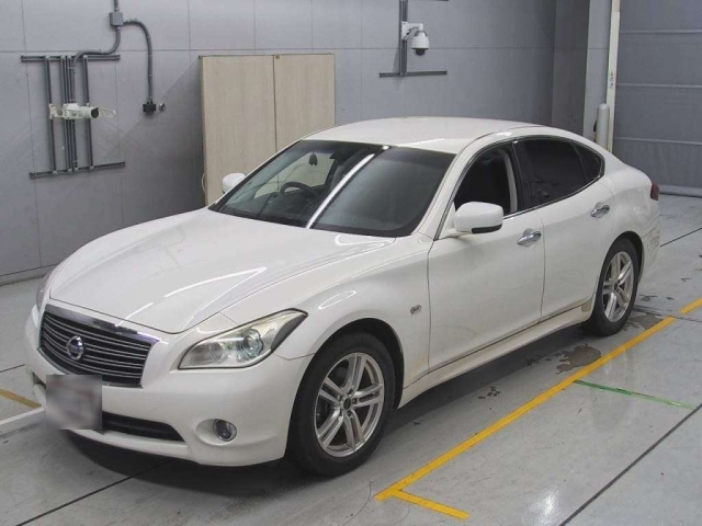 NISSAN FUGA 2011