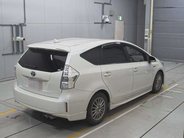 TOYOTA PRIUS ALPHA 2012