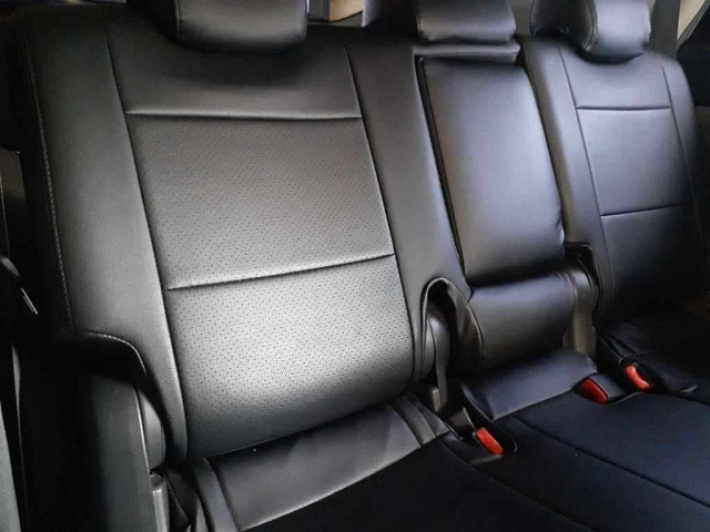 TOYOTA PRIUS ALPHA 2012