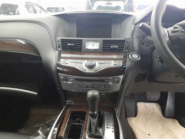 NISSAN FUGA 2011