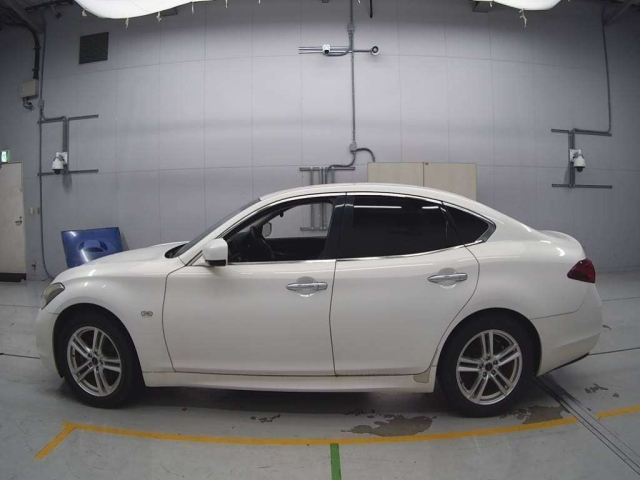 NISSAN FUGA 2011