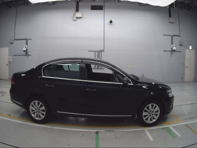 VOLKSWAGEN PASSAT 2012