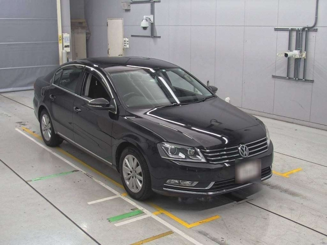 VOLKSWAGEN PASSAT 2012