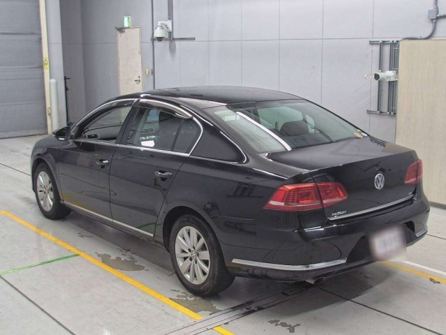 VOLKSWAGEN PASSAT 2012