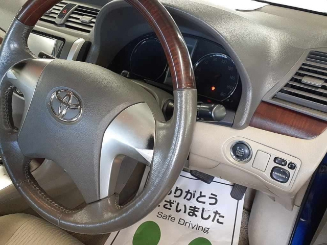 TOYOTA PREMIO 2010