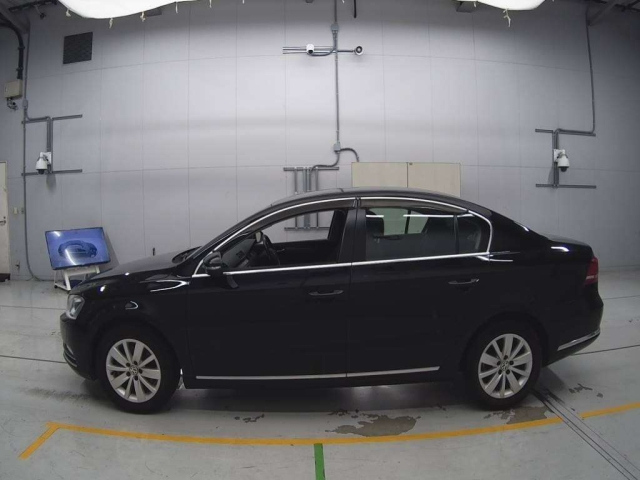 VOLKSWAGEN PASSAT 2012