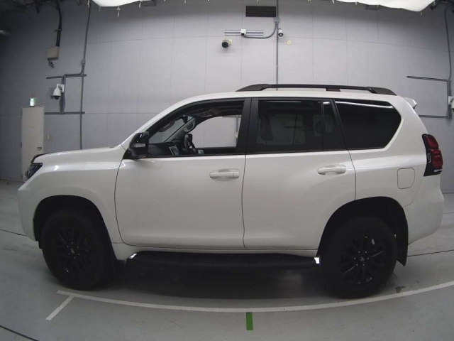 TOYOTA LAND CRUISER PRADO 2022