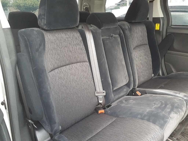 TOYOTA ALPHARD 2011